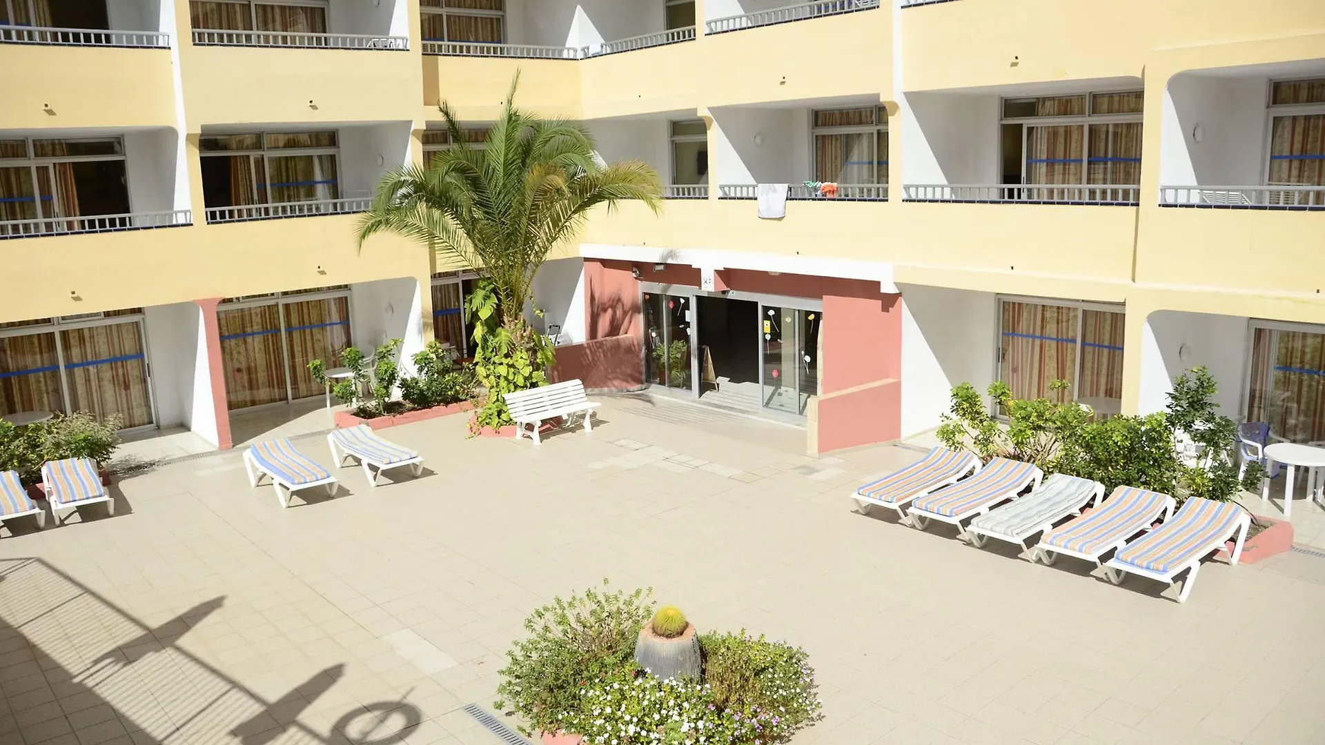 Apartamentos Amazonas Playa del Ingles  Apartment